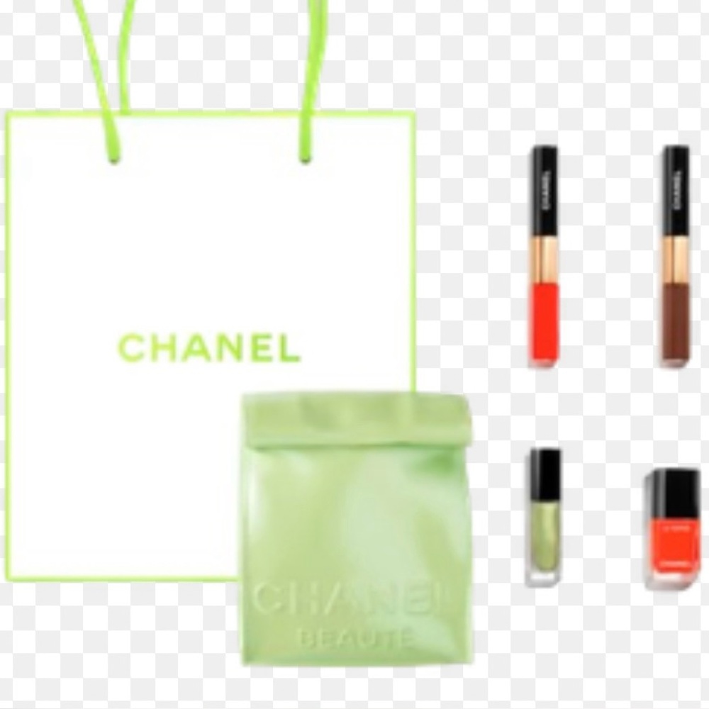 CHANEL Limited Edition Beauty Set with Nail Colour and Eyeshadow
